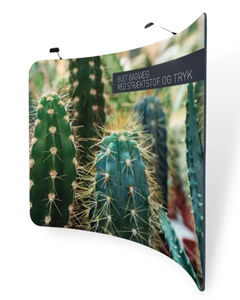 Buet bagvæg med strækstof